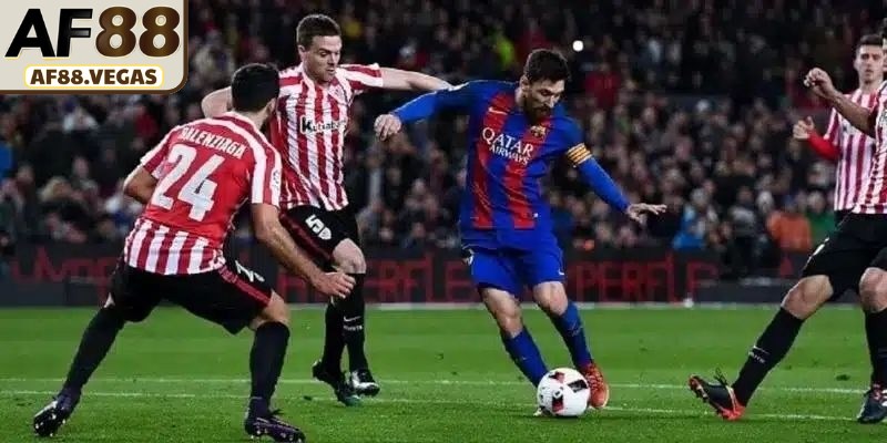 WF trong bóng đá là gì là viết tắt của "wing forward", tiền đạo cánh